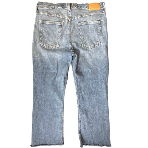 Citizens Of Humanity Isola Cropped Bootcut Frayed Hem Denim Jeans Size 32 - Picture 5 of 11